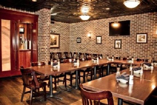 Lucky's 13 Pub