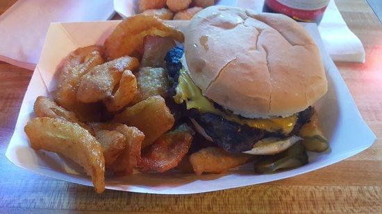 Wagon Wheel Bar & Grill