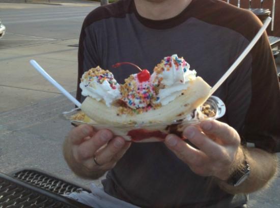 Armadillos Ice Cream Shop